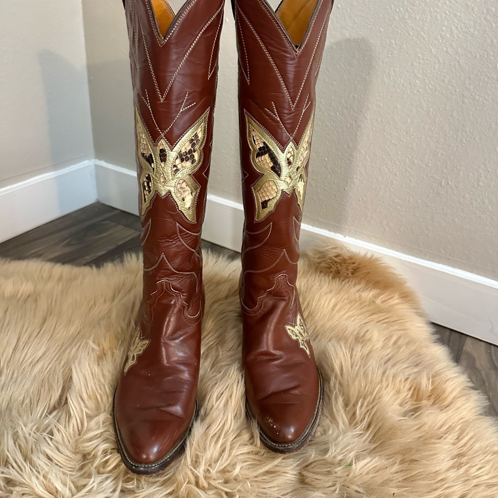 Vintage Justin Tall Butterfly Cowgirl Brown Boots 8.5 USA made Snakeskin Inlay